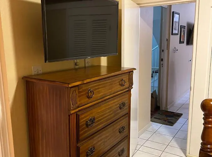 Lovely Modern 1bedroom Overlooking Carribean Sea. Apartment *